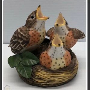 1986 VINTAGE FEEDING TIME BABY ROBINS BY PETER BARRETT FRANKLIN MINT